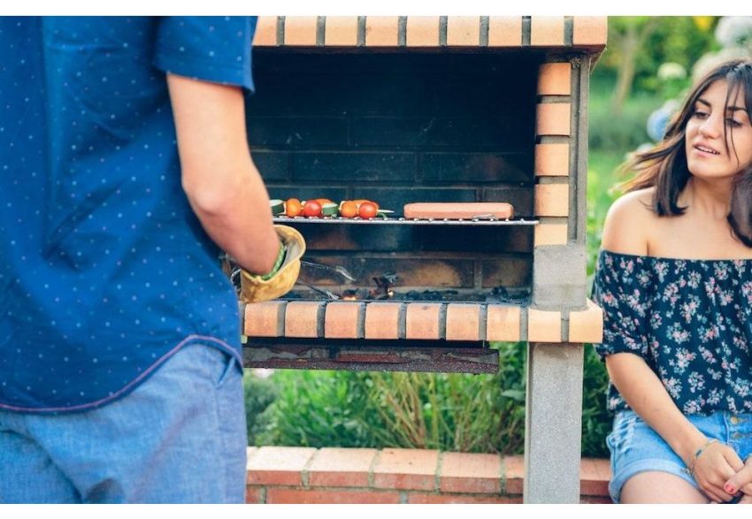 construcción de una barbacoa de jardín